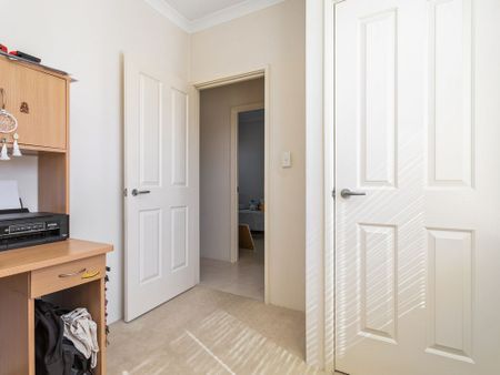 Low Maintenance Living! - Photo 3