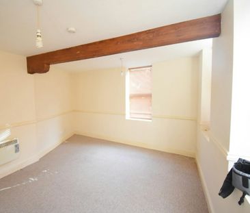 Flat to rent on - Photo 1