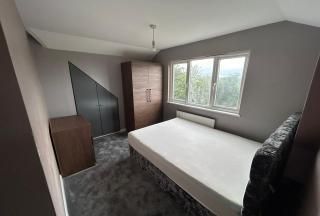 6 bedroom terraced house to rent - Photo 4