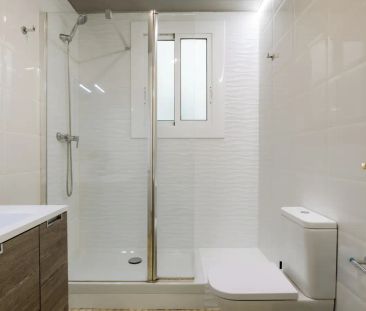 Room in a shared 4-bedroom apartment for rent in La Sagrada Família. - Foto 6