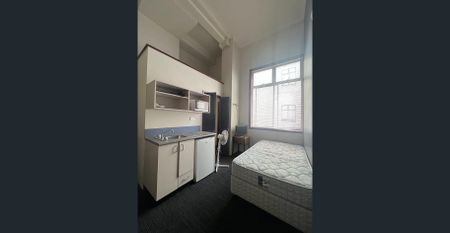 FULLY FURNISHED Studio/Loft Student Accommodation - Photo 2