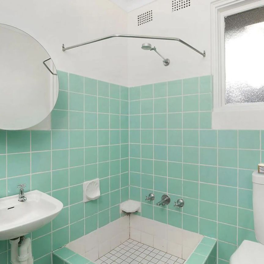 Light & bright studio apartment - Photo 1