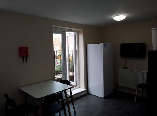 Room 3, Cartwright Way, Beeston, NG9 1RL - Photo 1