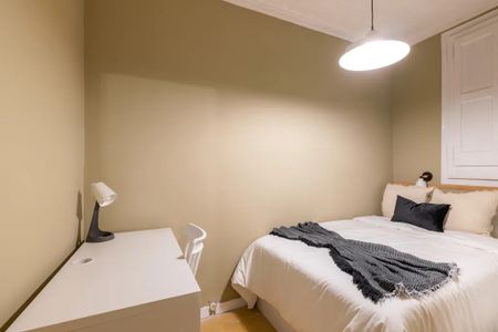 Carrer dAragó, Barcelona, Catalonia 08011 - Photo 3