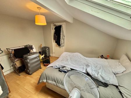 1 bedroom in a house share to rent - Photo 4