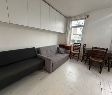 1 Bed Flat, Lewisham Way, SE14 - Photo 2