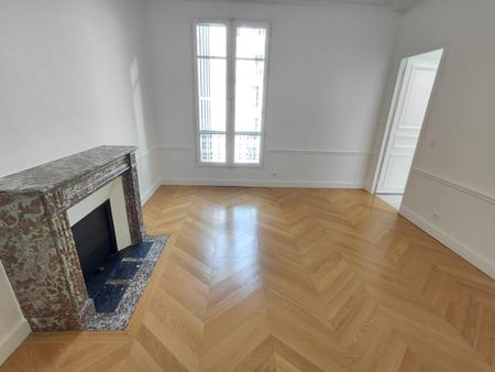 location Appartement T6 DE 193.3m² À PARIS - Photo 3