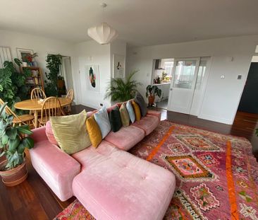 2 Bed Flat, Raleigh Court, SE19 - Photo 1