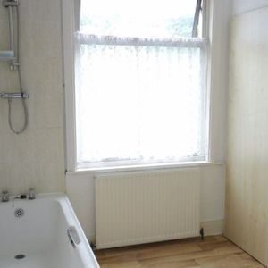 4 Bed - Grafton Street - Newland Avenue - Photo 3