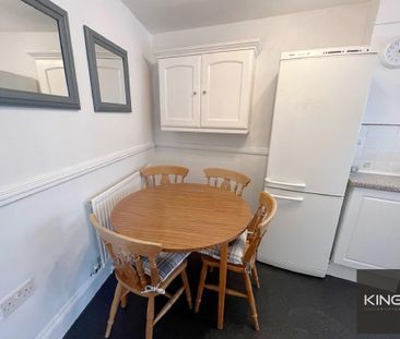 4 bedroom end of terrace house to rent - Photo 3