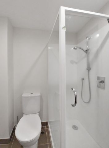 Tidy one bedroom cbd apartment. - Photo 5