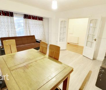 3 bedroom terraced house to rent - Photo 3