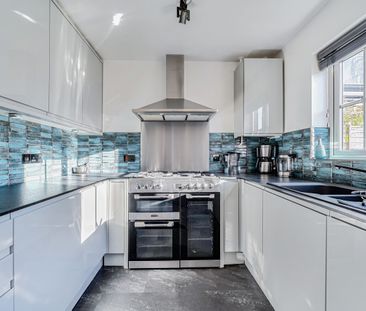 3 bedroom terraced house to rent - Photo 3