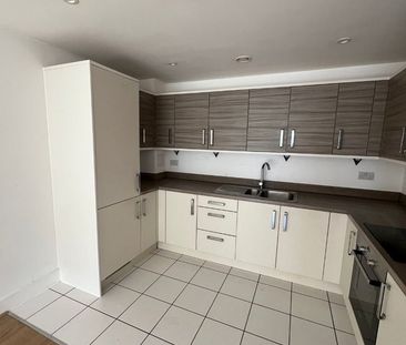 2 Bed Flat, Centenary Plaza, SO19 - Photo 2