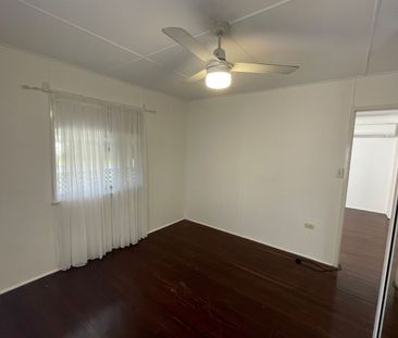 11 Teal Street, Slade Point - Photo 3