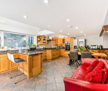 5 bedroom semi-detached house to rent - Photo 5