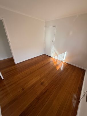 Noble Park - Photo 1