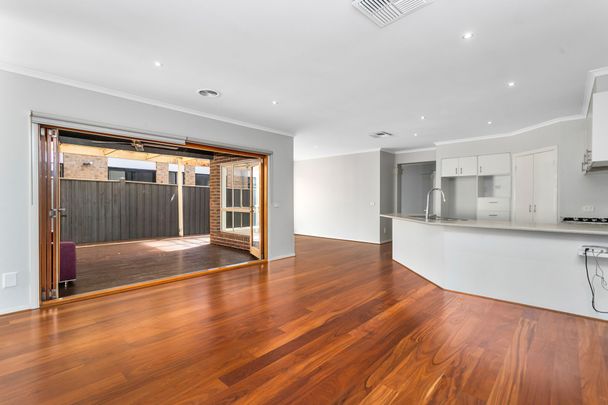 6 Greenfinch Court, Williams Landing. - Photo 1