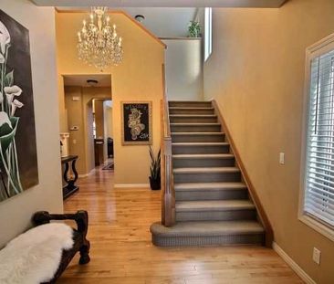 Exceptional 2300 Sqft, 2 Storey Home In Desirable Aspen. - Photo 6