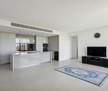 Apartment with Rare Claremont Oval Outlook - Photo 1