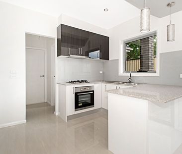 Charming Townhouse In Excellent Location - Photo 2