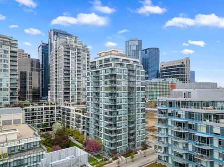 Eau Claire River View Condo | Pool Access & Underground Parking - Photo 2