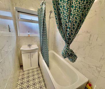 4 bedroom semi-detached house to rent - Photo 4