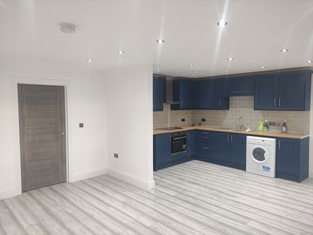 2 Bed Flat, The Shires, LU2 - Photo 2