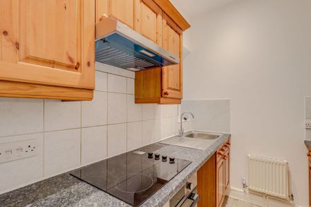 A 1 Bedroom Flat in Fairview GL52 2JU - Photo 2