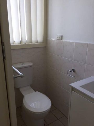 2 BEDROOM UNIT IN QUIET SUBURB - Photo 5