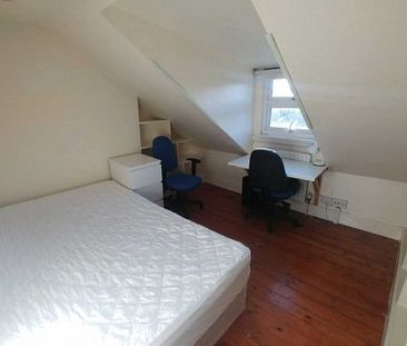 5 Bed - Granby Gardens, Reading - Photo 6