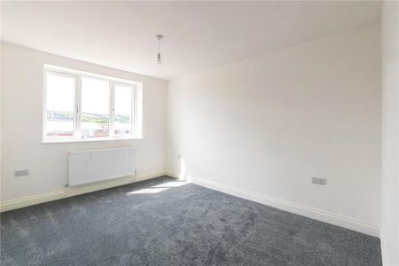 4 bedroom detached house to rent - Photo 4