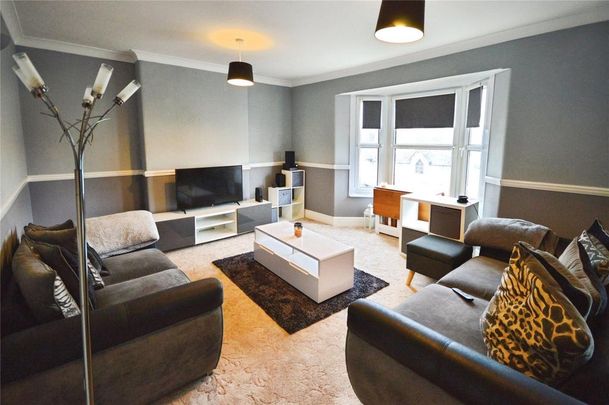 4 bedroom flat to rent - Photo 1