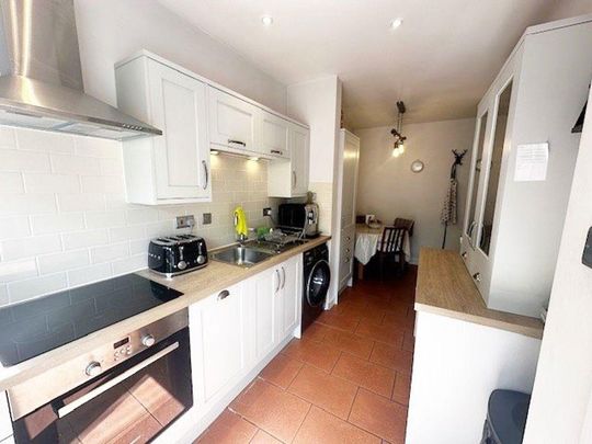 3 bedroom terraced house to rent - Photo 1