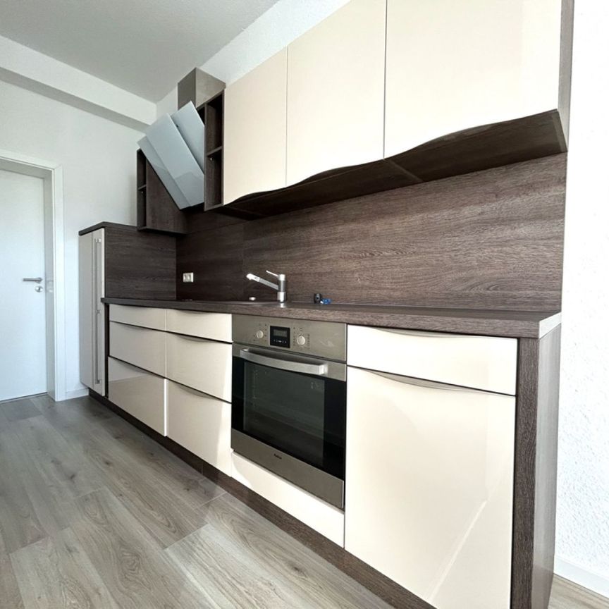 2 Zimmer • Schlosschemnitz • Dachgeschoss • schick und neu • Einbauküche • MIETEN - Photo 1