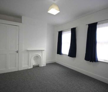 Bedroom House- Kensington Road, Reading, RG30 - Photo 1