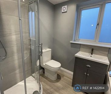 3 bedroom semi-detached house to rent - Photo 6