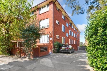 Bright two Bed Apartment - Photo 5