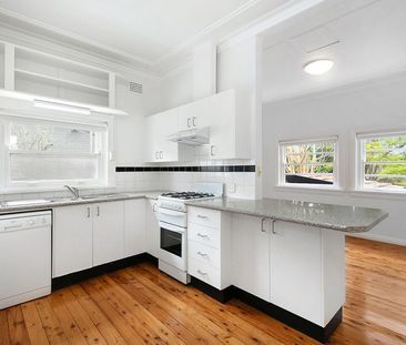 10 Strathallen Avenue, Northbridge NSW 2063 - House For Rent | Domain - Photo 3
