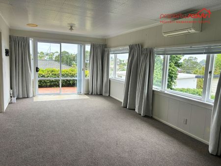 Tidy 3-Bed Home in Sought-After Stanmore Bay - Photo 3