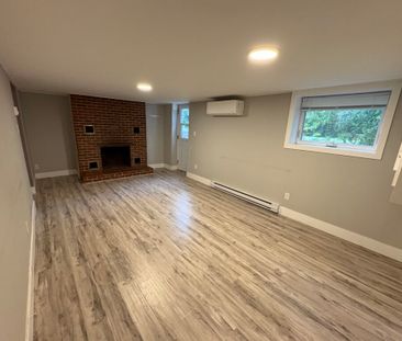 165 Cambridge Cres unit B - Photo 5