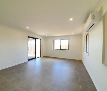 MODERN 4 BEDROOM FAMILY HOME WITH SEPARATE STUDY AREA. OPEN KITCHEN... - Photo 1
