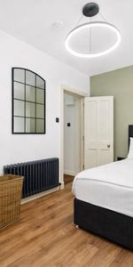 Room in a Shared House, Mccarthy Court, SW11 - Photo 3