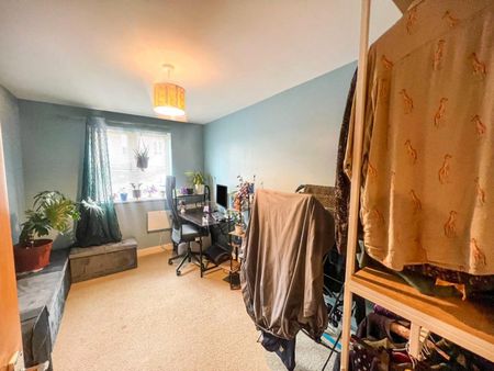 2 bedroom Flat To Let - Photo 4