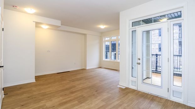 For Lease - 2029 Matteer Court Unit# Unit 18, Innisfil, Ontario - Photo 1