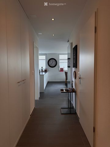 Charmante 4.5-Zimmer-Dachwohnung in Niederuzwil – modern, sonnig und familienfreundlich - Photo 5