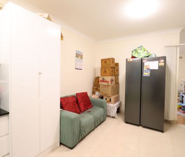 PERFECT 3 BEDROOM UNIT FOR RENT!!!!!!!! - Photo 2