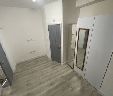 Room in a Shared House, Hampton Road, IG1 - Photo 3