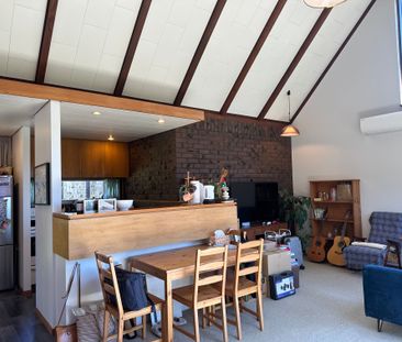 Character 1 bedroom townhouse - Photo 4