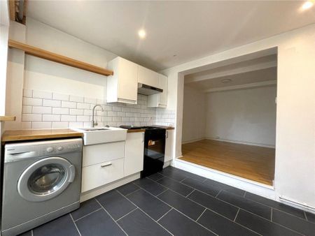 2 bedroom terraced house to rent - Photo 2